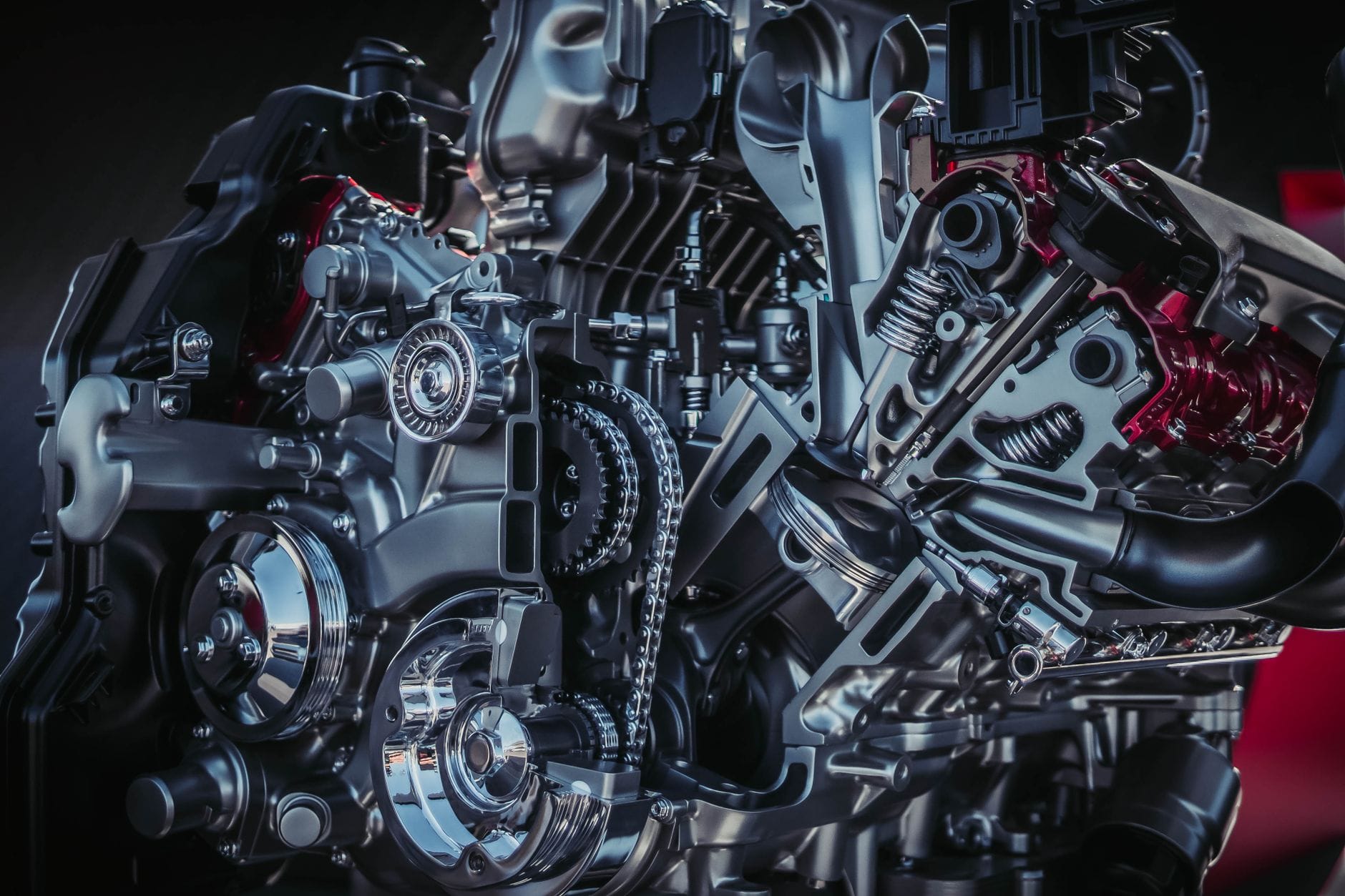 Zbliżenie nowoczesnego metalicznego silnika V6 w Lexusie Zbliżenie nowoczesnego metalicznego silnika V6 w Lexusie